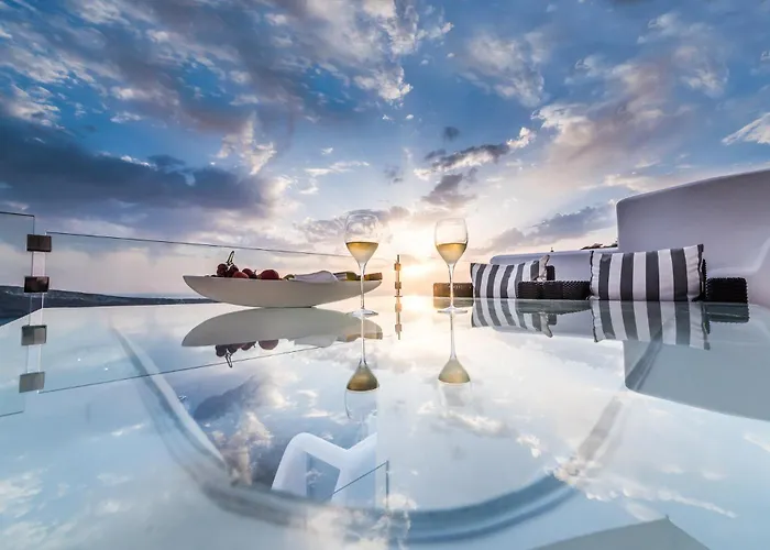 Hyperion Oia Suites